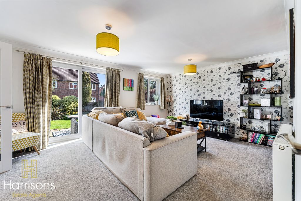 Property photo 3 of 40 4936453