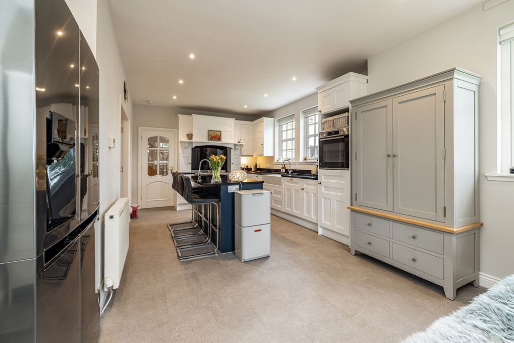 Property photo 3 of 52 Dining Kitchen