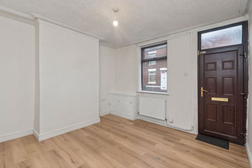 Property photo 2 of 22