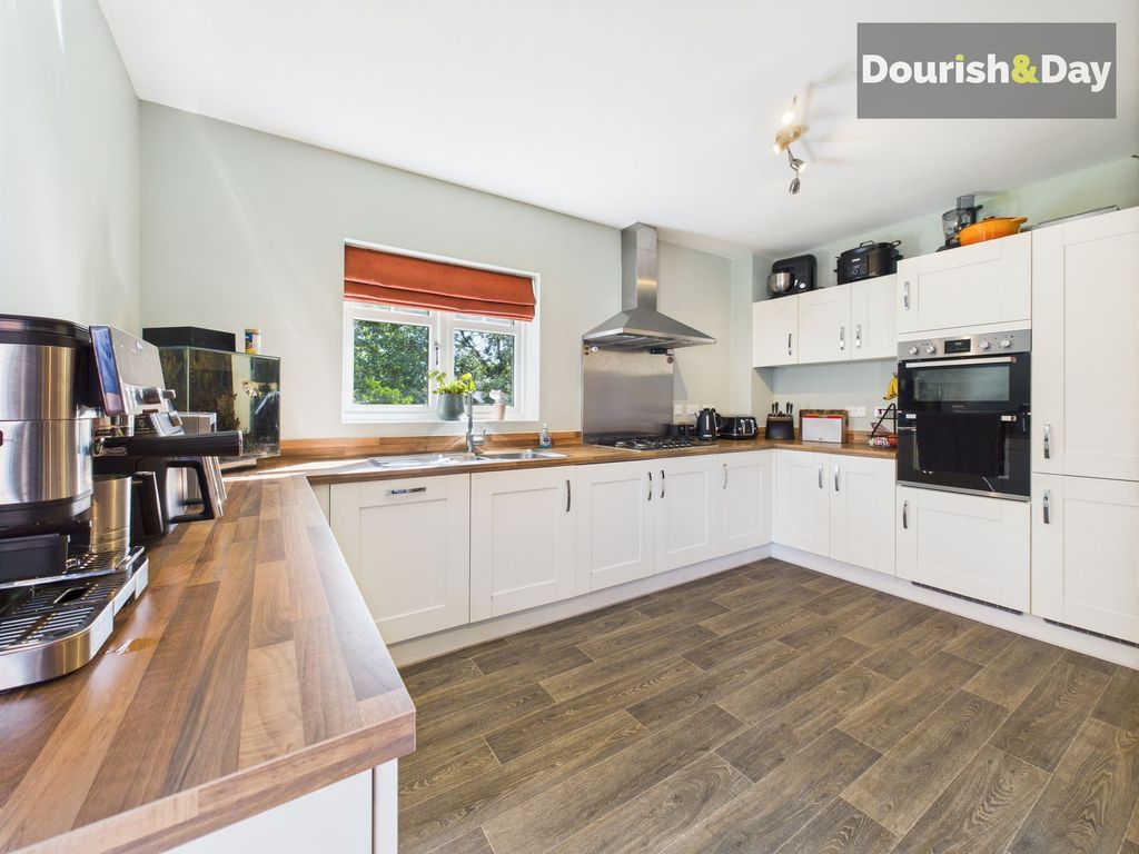 Property photo 3 of 18 Kitchen Diner