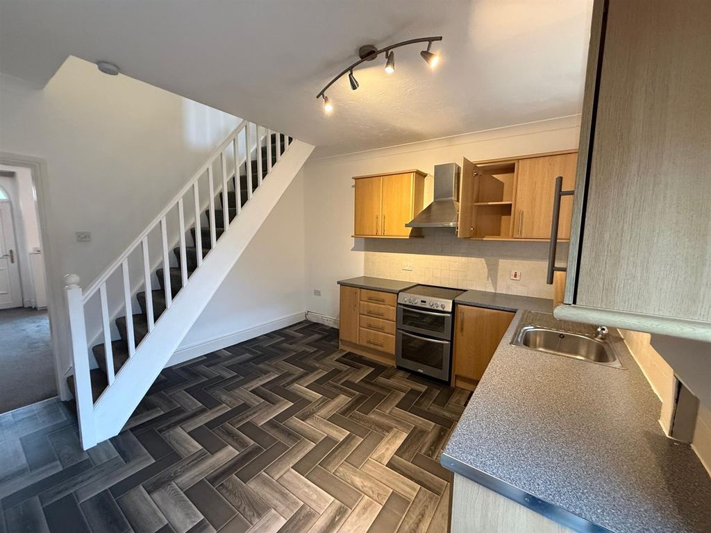 Property photo 3 of 11 Kit 1.Jpg