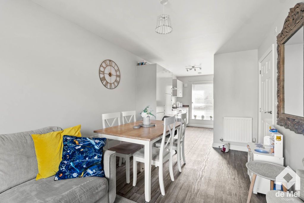 Property photo 3 of 13 Photo 9