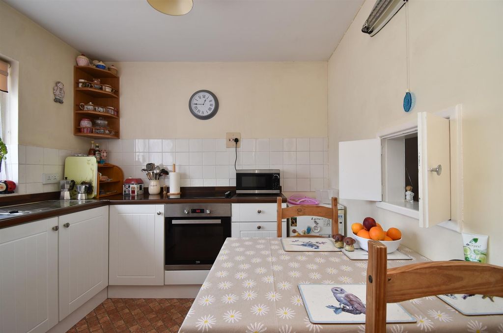 Property photo 3 of 15 Kitchen