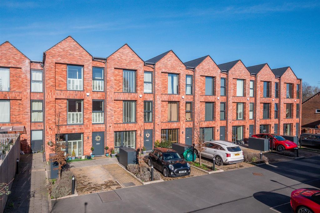 Property photo 1 of 36 Main