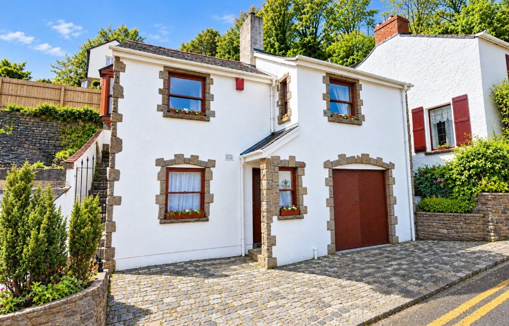 Property photo 1 of 18