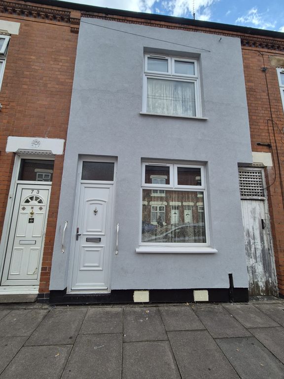 Property photo 1 of 7 Front
