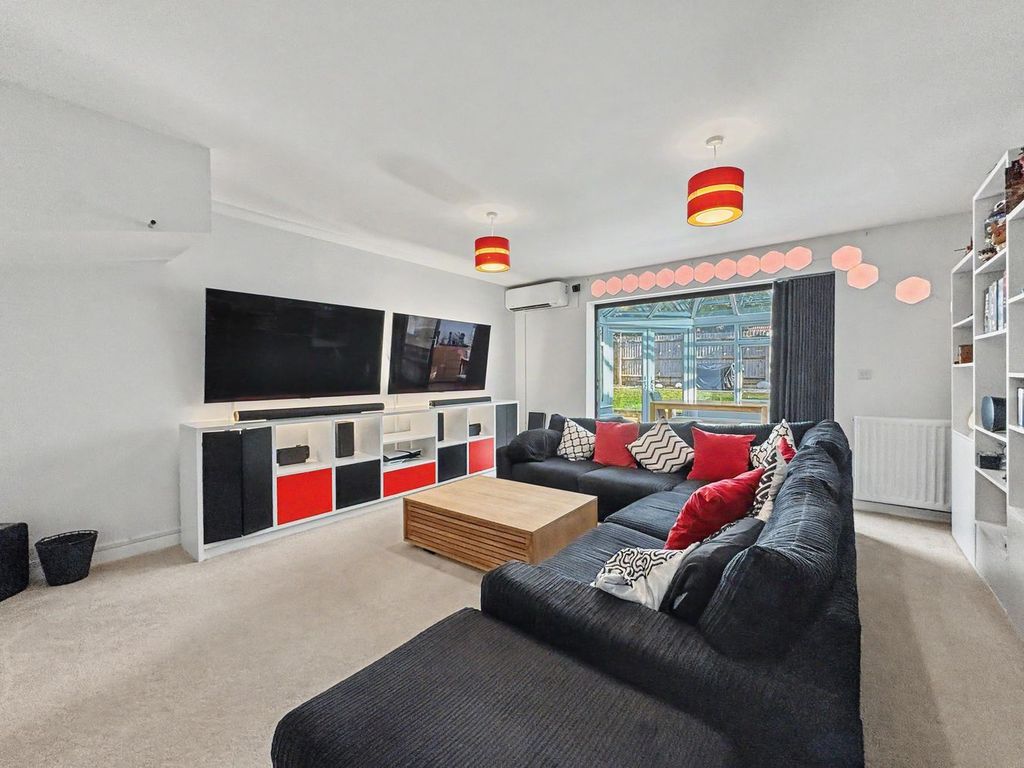 Property photo 2 of 30
