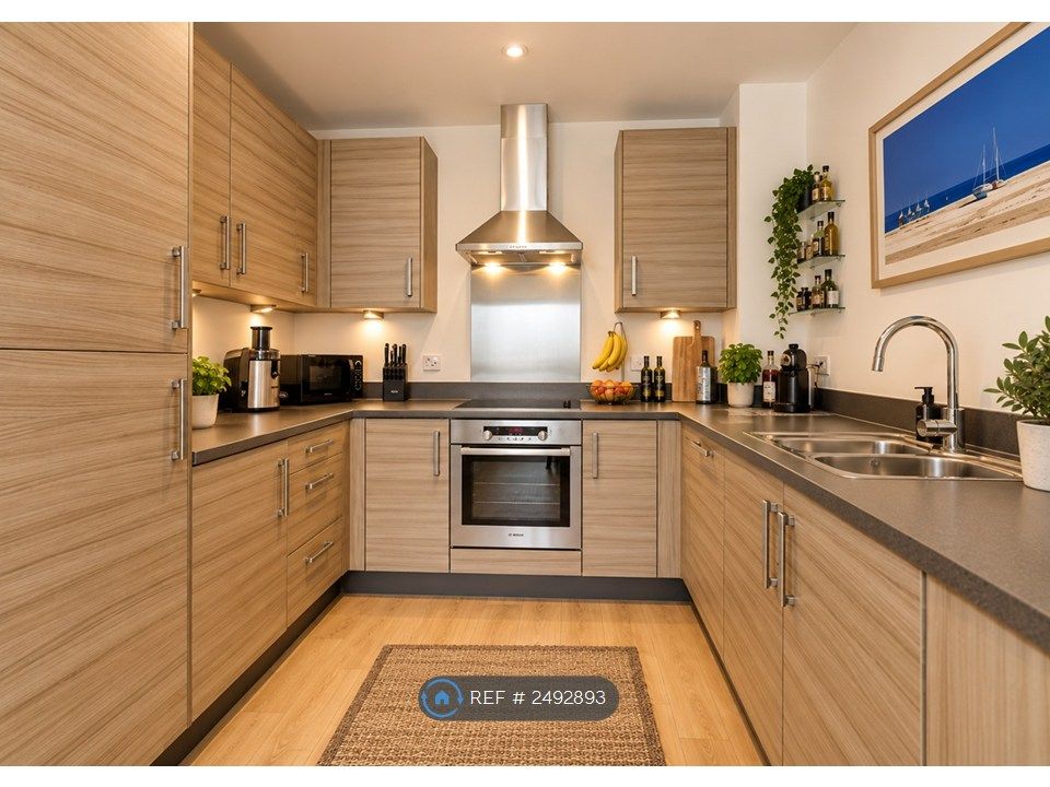 Property photo 3 of 9 Kitchen