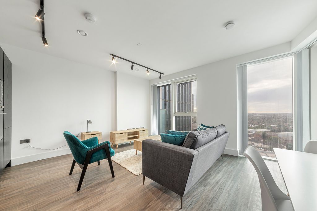 Property photo 1 of 17