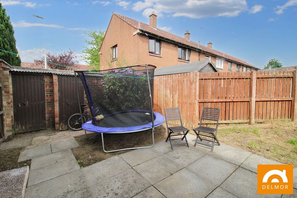 Property photo 2 of 18