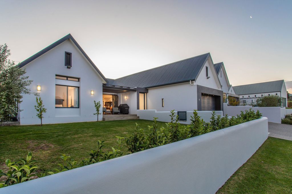Property photo 1 of 36 Tk1742477