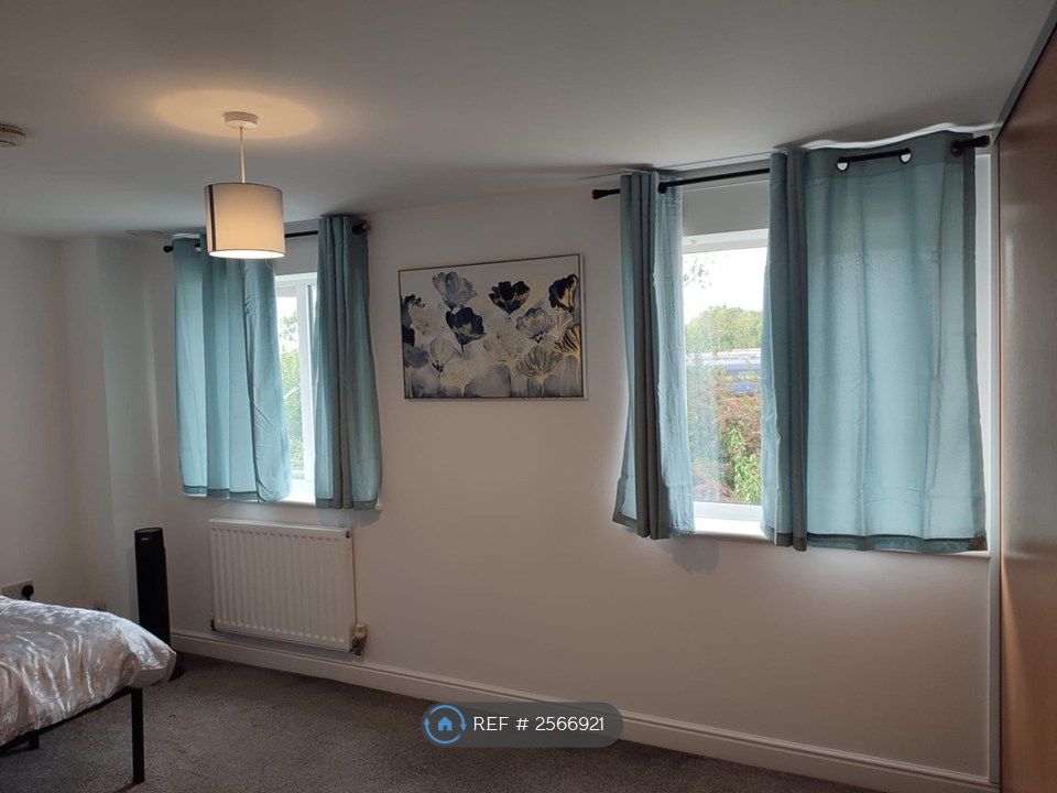 Property photo 1 of 6 Bedroom