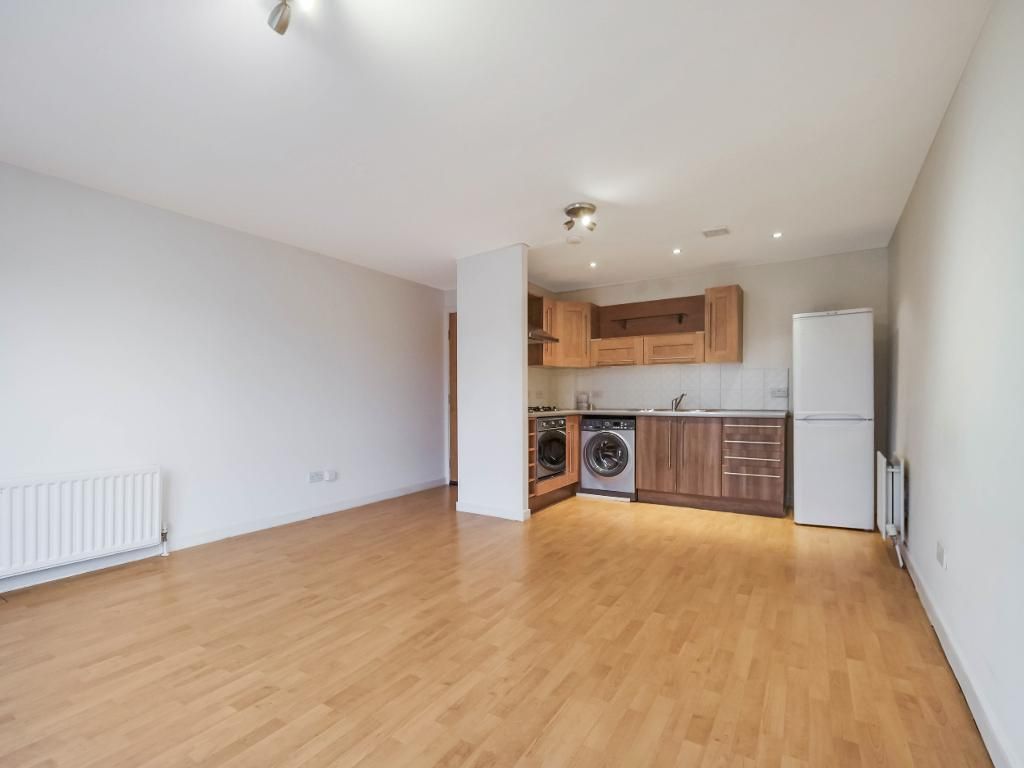 Property photo 3 of 18 Lounge