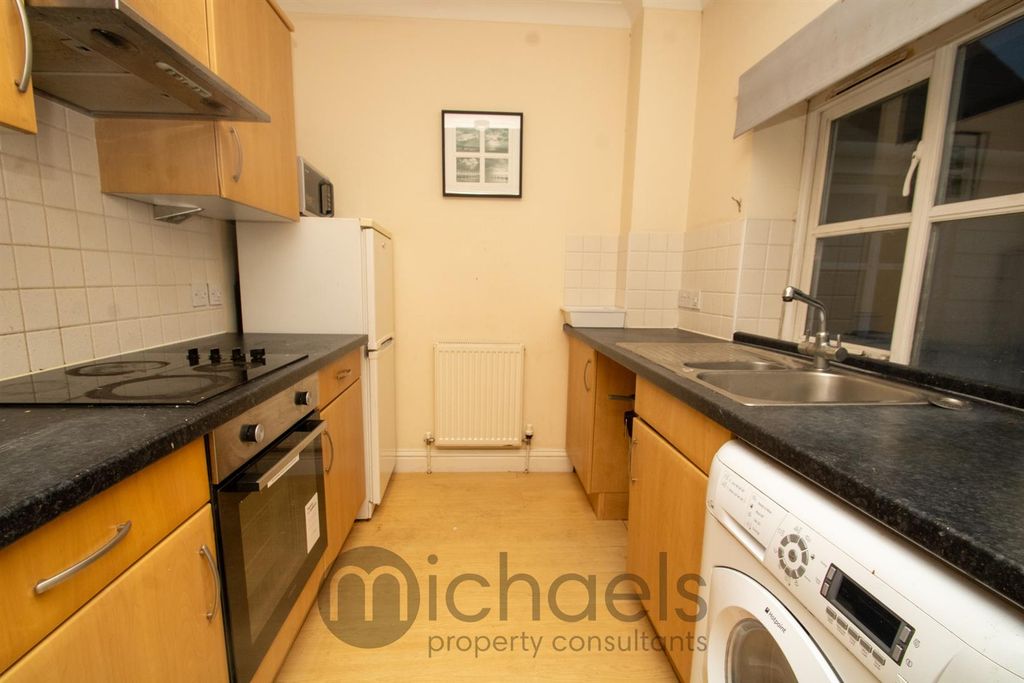 Property photo 2 of 9 Kitchen