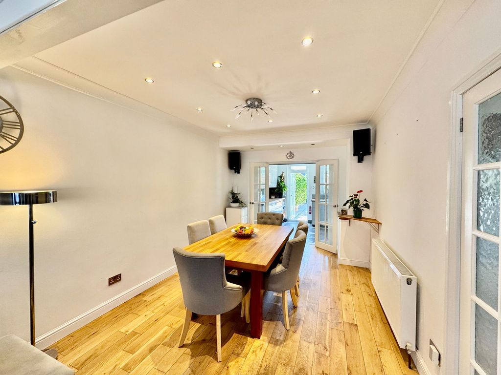 Property photo 3 of 23