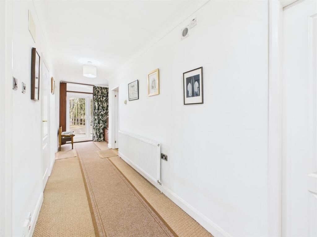 Property photo 2 of 28