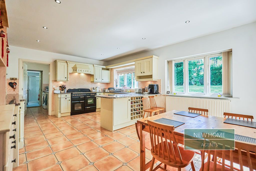 Property photo 2 of 69 Photo 45