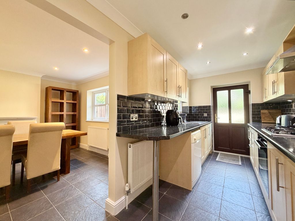 Property photo 2 of 24 Kitchen