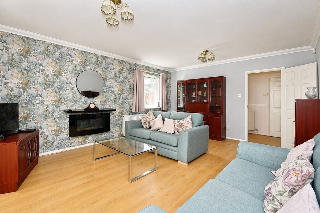 Property photo 3 of 18