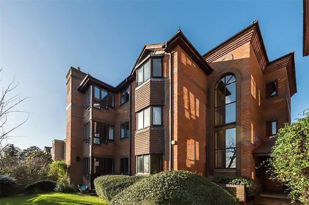 Property photo 1 of 8