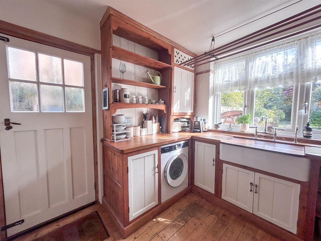 Property photo 3 of 21