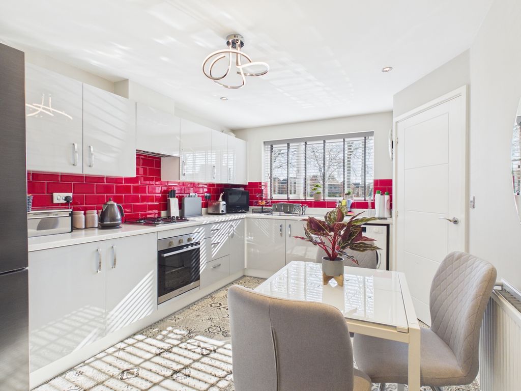 Property photo 2 of 19 Cam03729G0-Pr0275-Still012