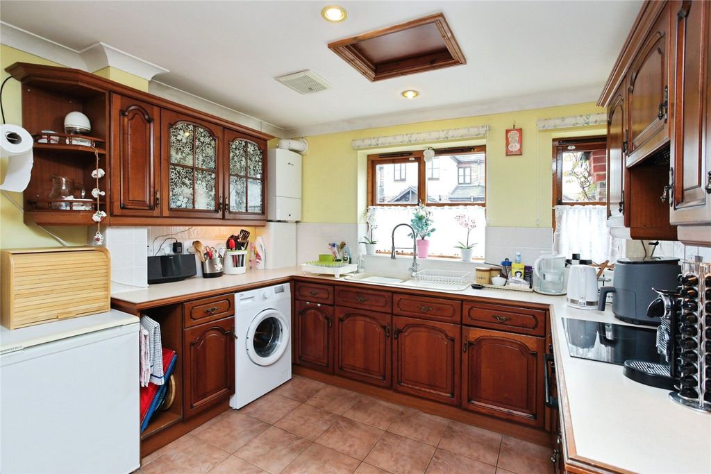 Property photo 3 of 19 Picture No. 31