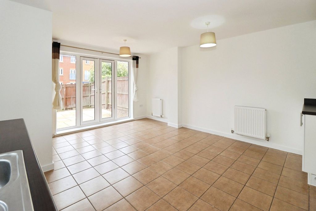 Property photo 2 of 17 Photo