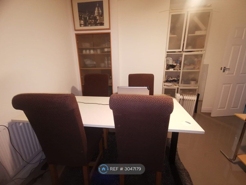 Property photo 3 of 7 Dinning Area