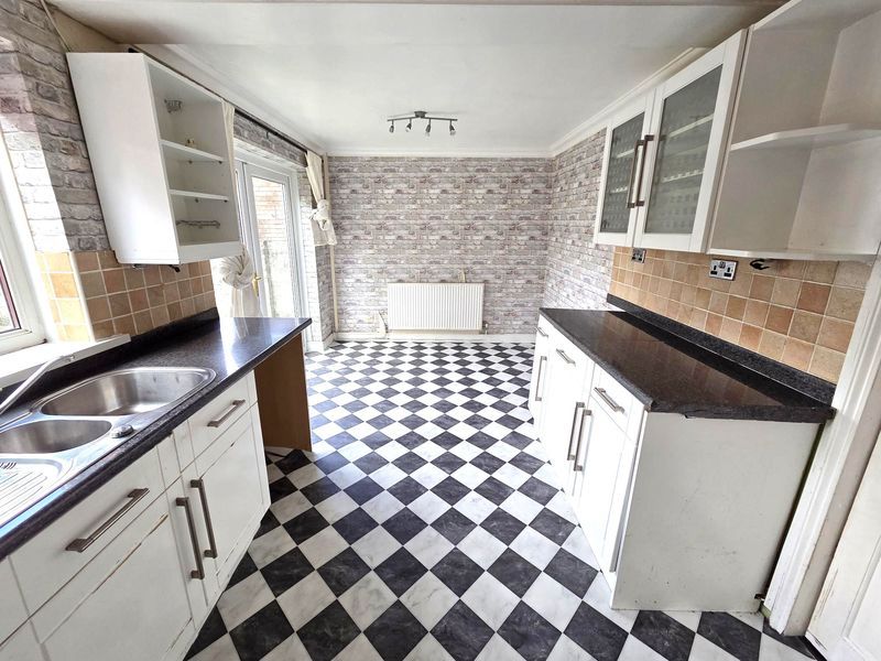 Property photo 3 of 37 Photo 9