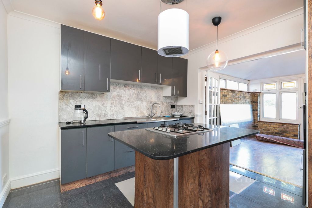 Property photo 2 of 11 Pbox-Img.Jpg