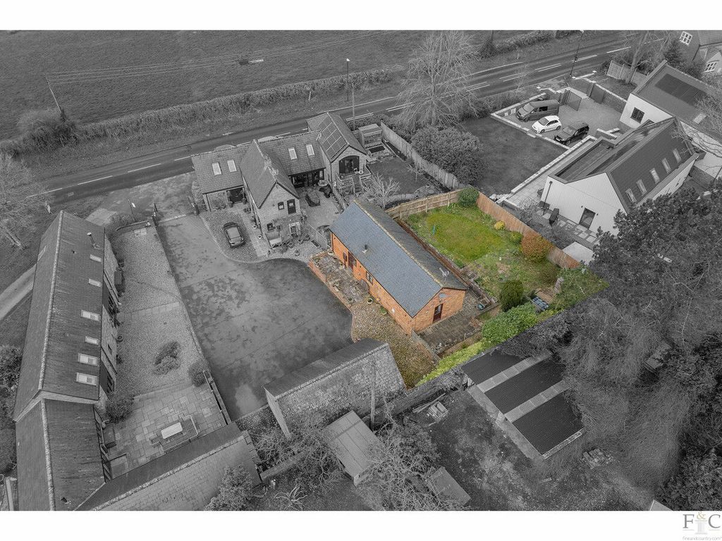 Property photo 2 of 26