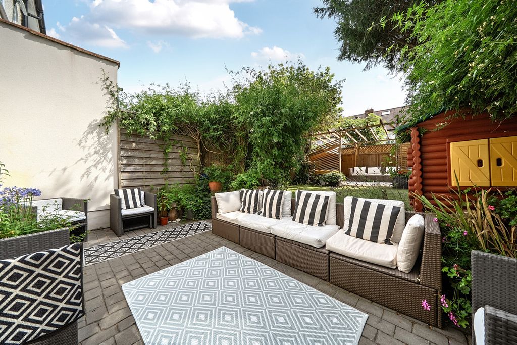 Property photo 2 of 19 7-6A637B8A7d75c-1...