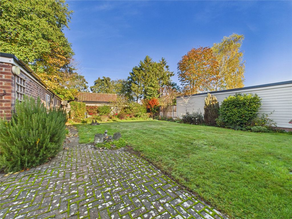 Property photo 2 of 18 Picture No. 04