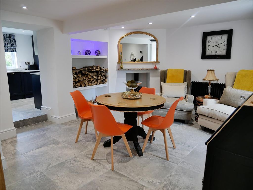 Property photo 2 of 20 Family Room &amp; Dining