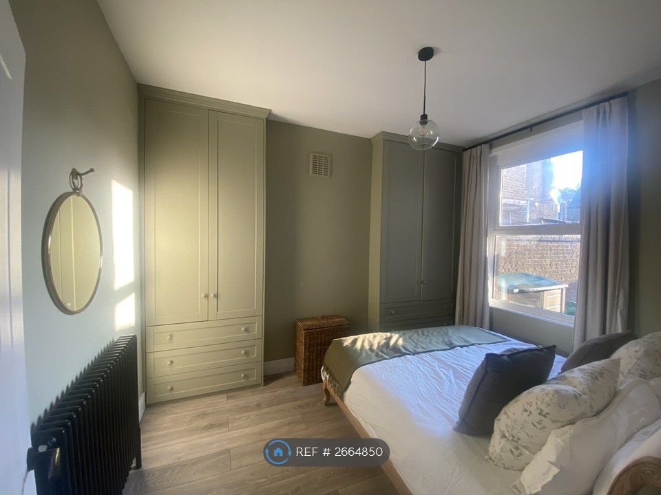 Property photo 3 of 10 Bedroom 1