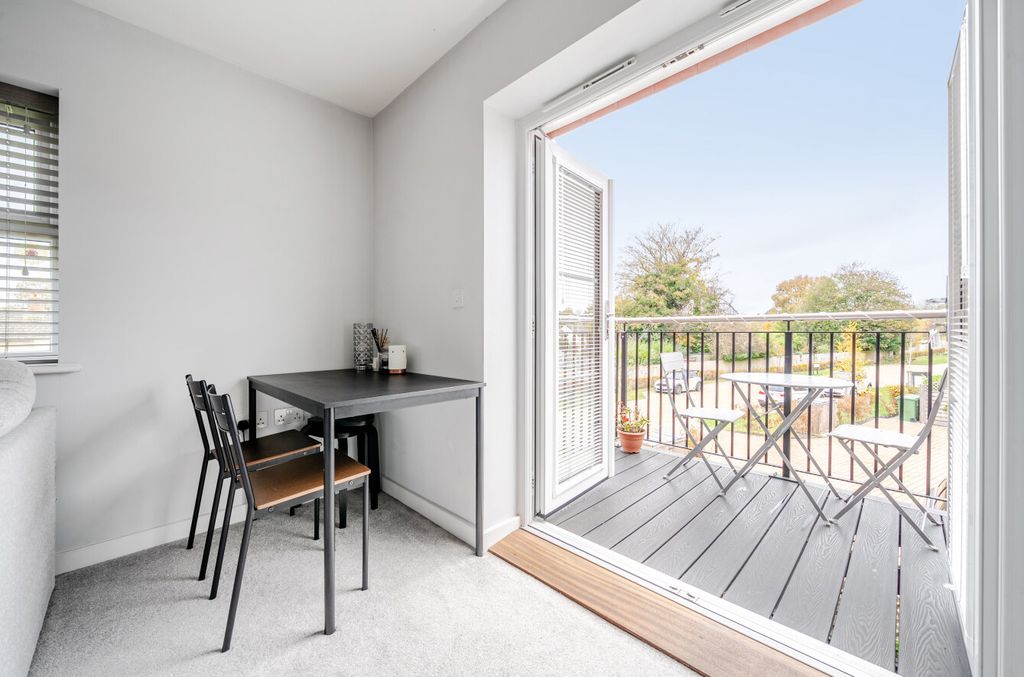 Property photo 3 of 10 1377370-6-690Cacc...