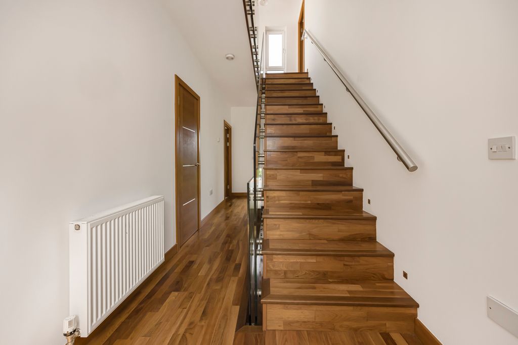 Property photo 2 of 22 87 Kings Mill Way, Denham -017