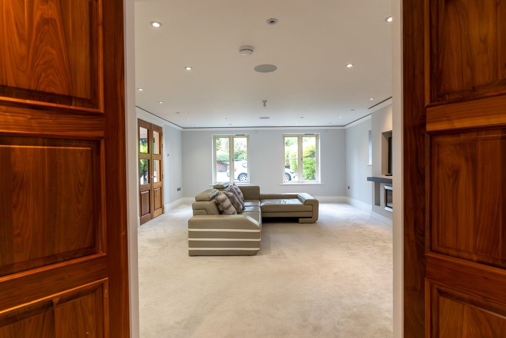 Property photo 3 of 36 Picture No. 97