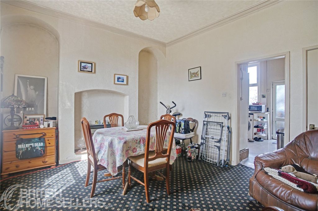 Property photo 3 of 15 Picture No. 18