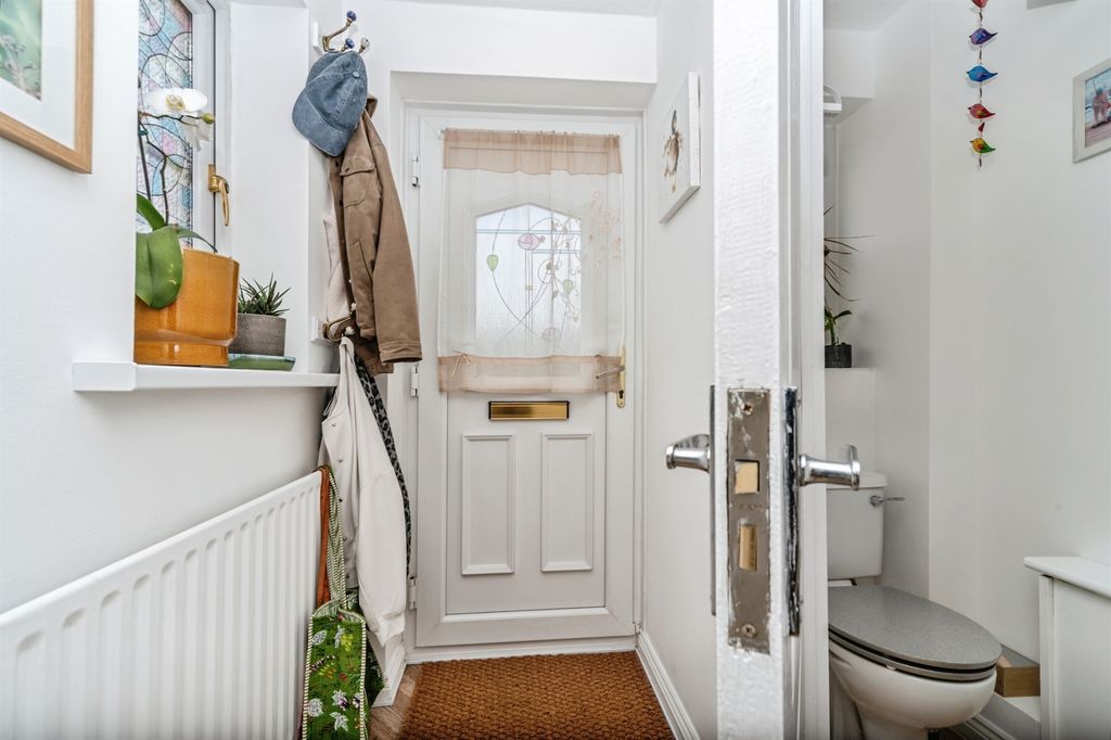 Property photo 2 of 19