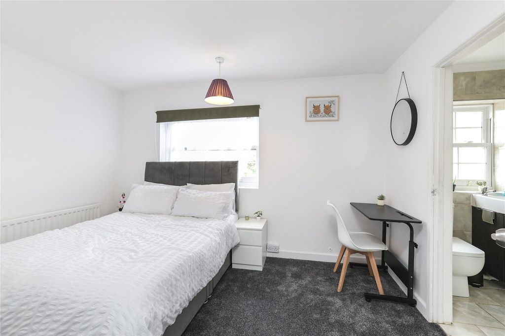 Property photo 1 of 10 Picture No. 01