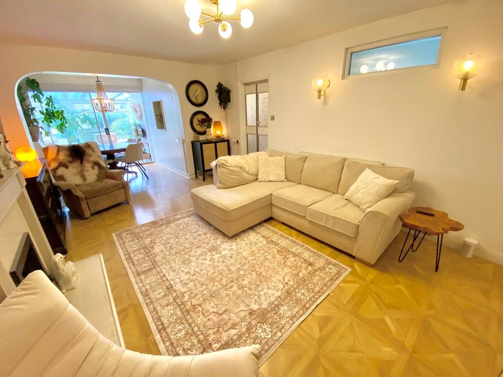 Property photo 3 of 35 Lounge/Dining Room