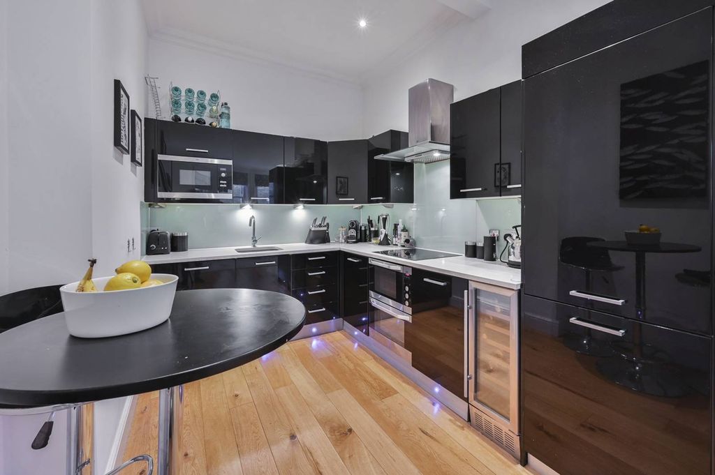 Property photo 3 of 16