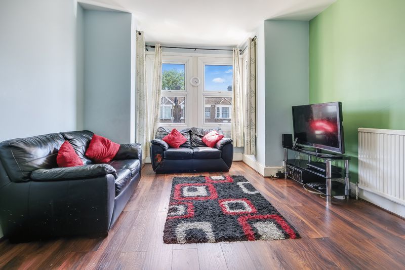 Property photo 3 of 8 Photo 7