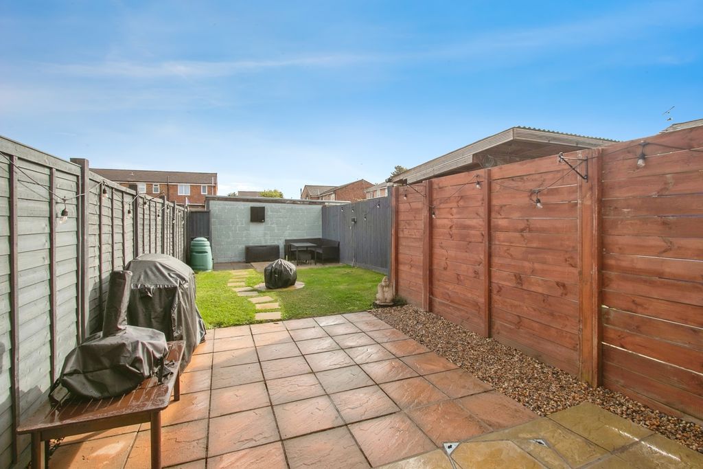 Property photo 2 of 15 Garden