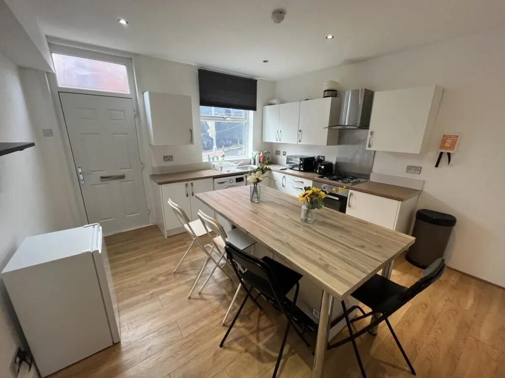 Property photo 3 of 9 Gallery