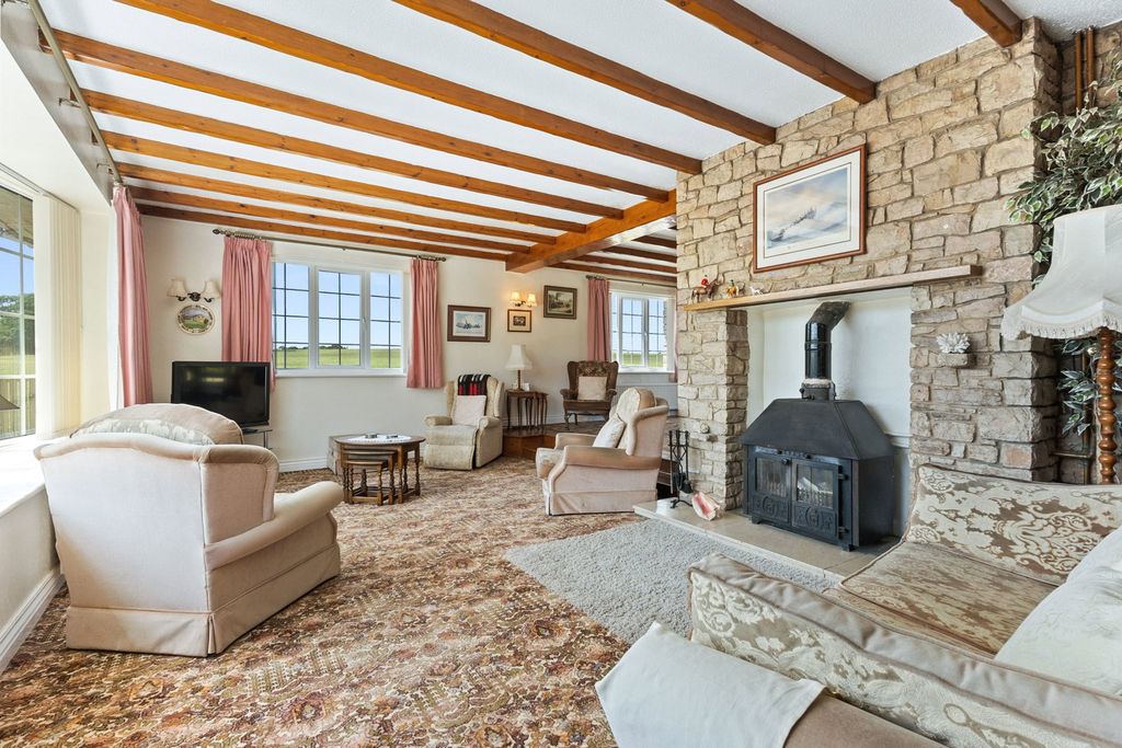 Property photo 2 of 30