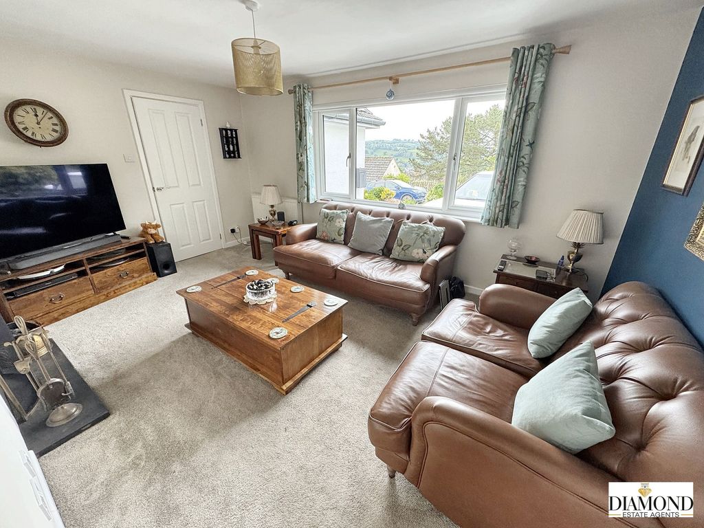 Property photo 3 of 21