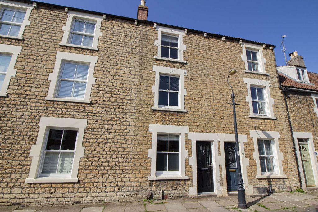 Property photo 1 of 24